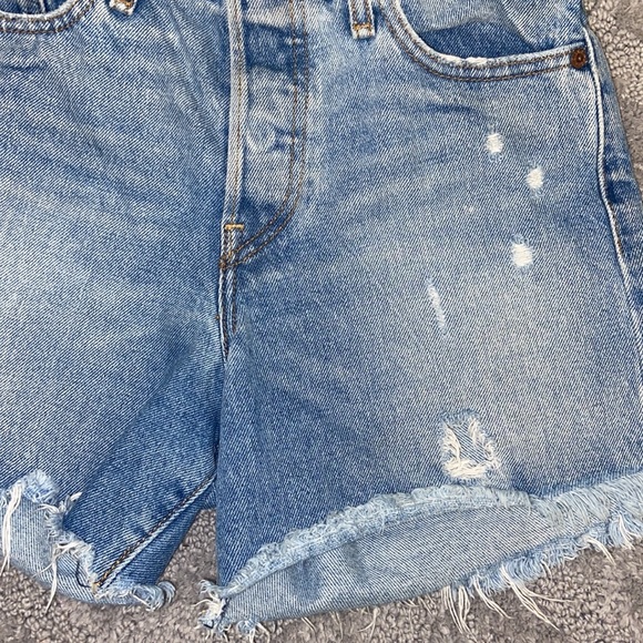 Levi’s High Rise Denim Shorts - Picture 7 of 9